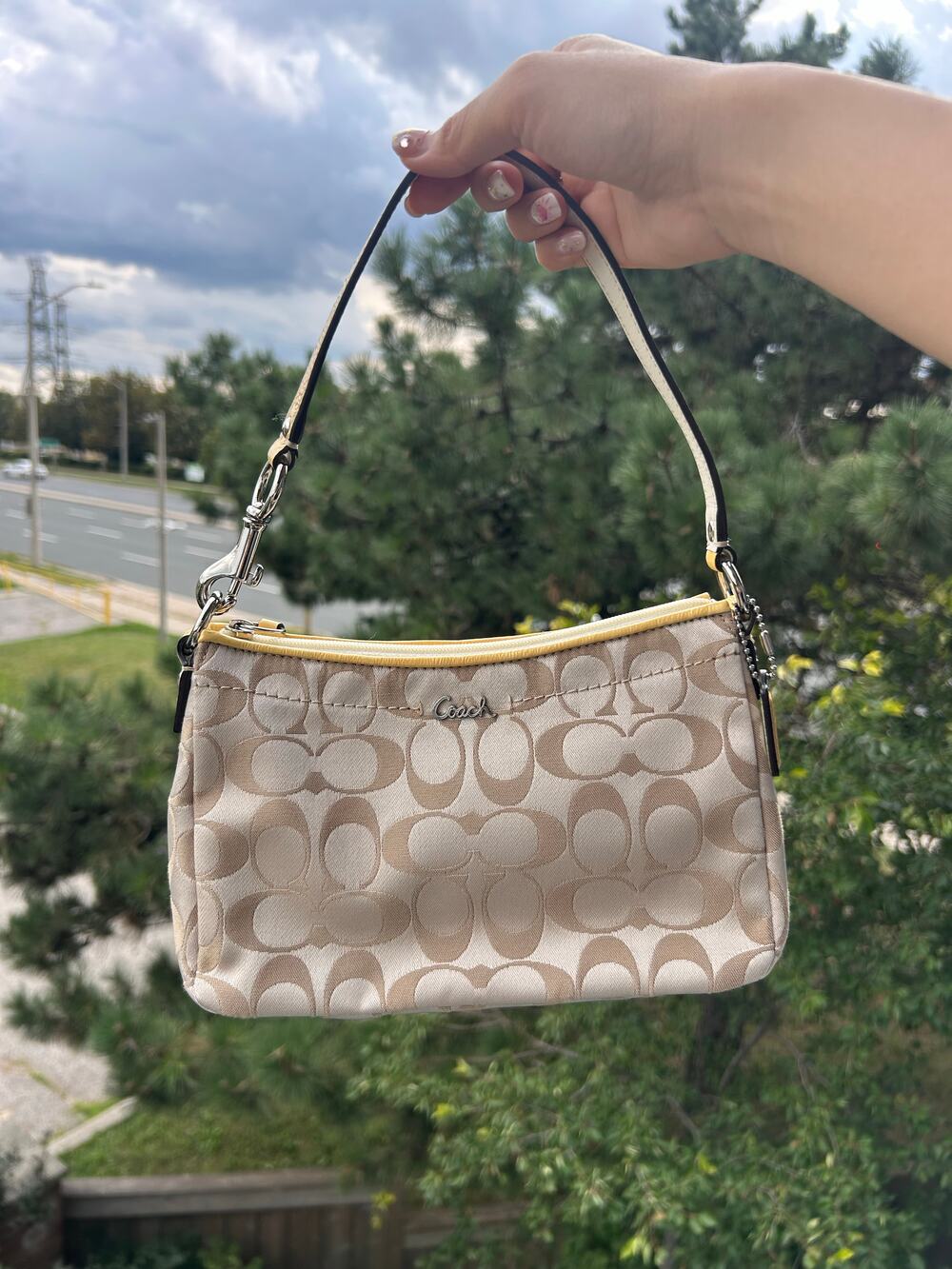 Vintage coach signature jacquard shoulder bag cream & tan canvas & leather trim